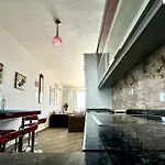 Luxury Diva Sea View Apartment, Bougainville Bay 公寓