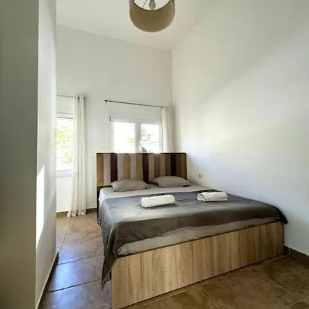 Luxury Diva Sea View Apartment, Bougainville Bay