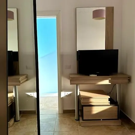 Luxury Diva Sea View Apartment, Bougainville Bay Apartment *