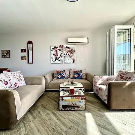 Luxury Diva Sea View Apartment, Bougainville Bay Apartment *