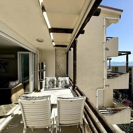 Luxury Diva Sea View Apartment, Bougainville Bay Apartment