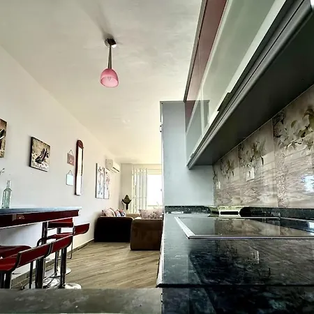 Luxury Diva Sea View Apartment, Bougainville Bay Apartament