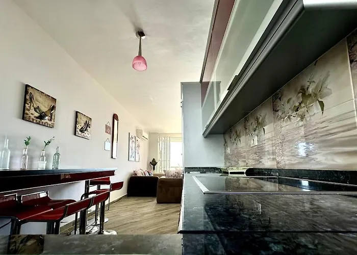 Luxury Diva Sea View Apartment, Bougainville Bay Lägenhet