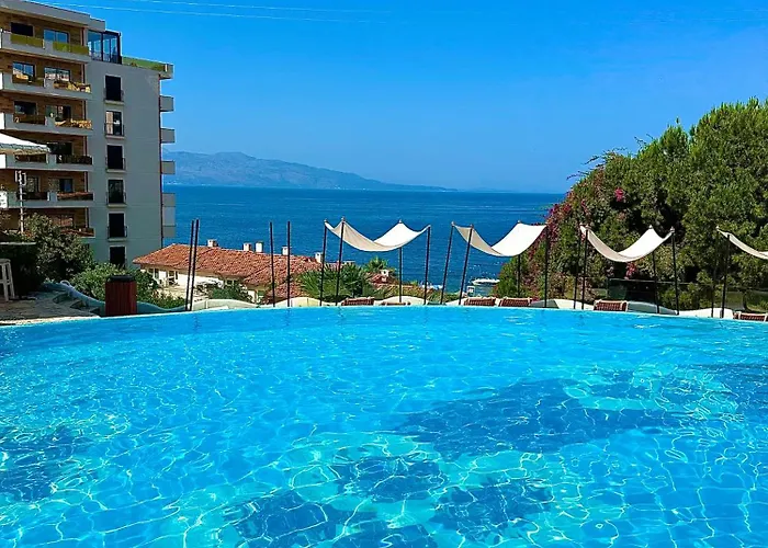 Luxury Diva Sea View Apartment, Bougainville Bay Lägenhet